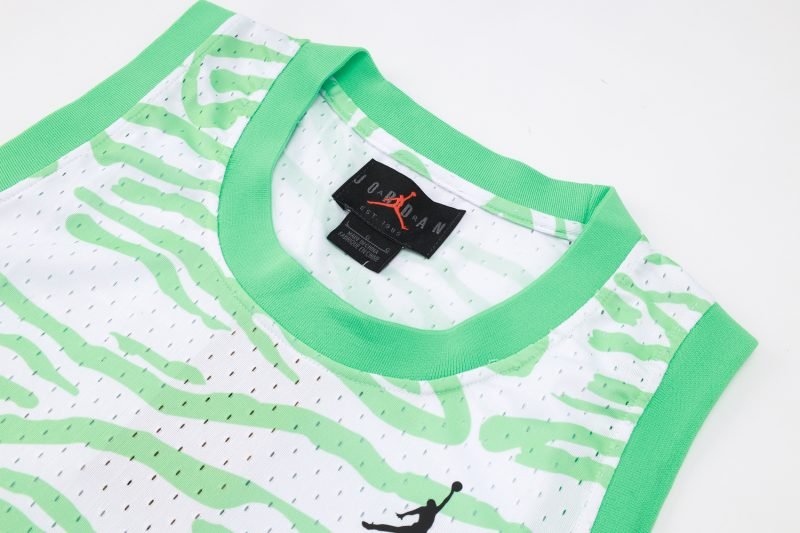 1724c35c  Trendy and Sporty